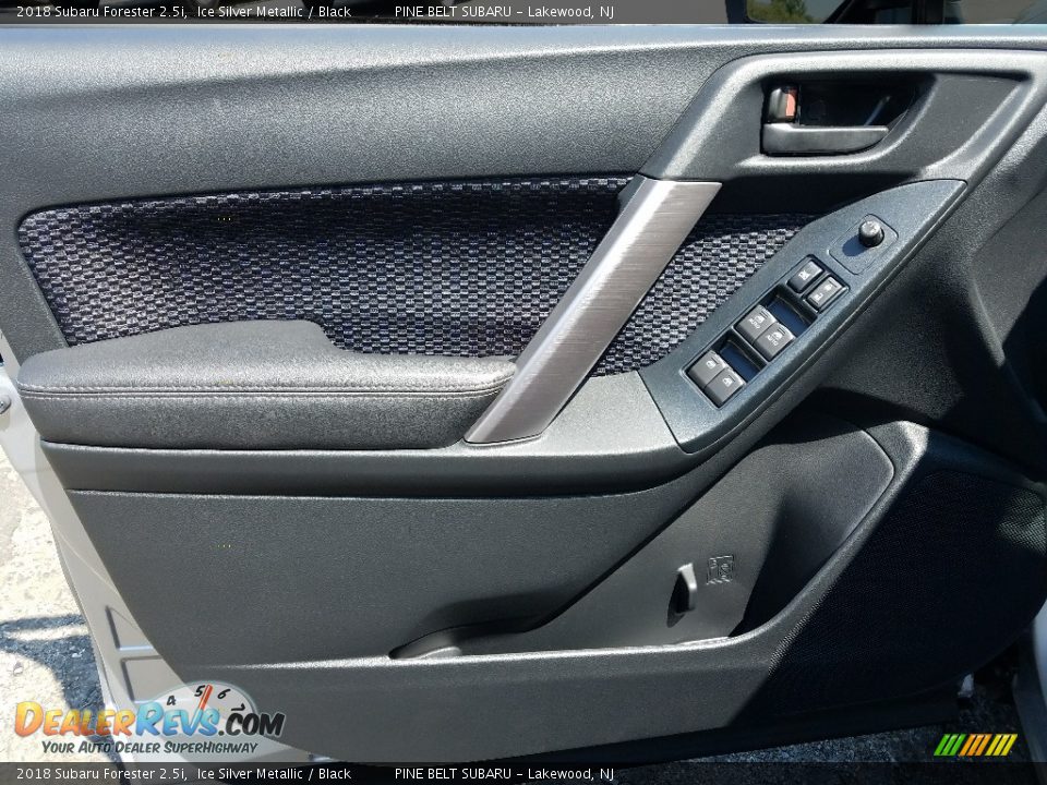 2018 Subaru Forester 2.5i Ice Silver Metallic / Black Photo #6