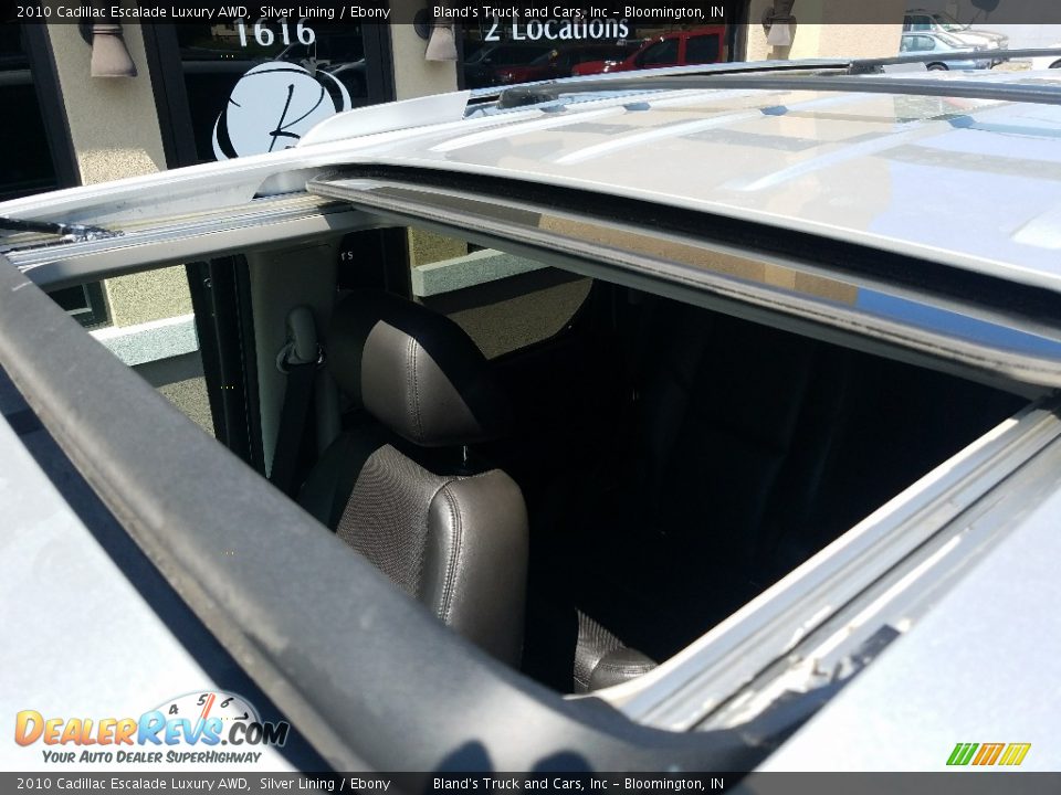 2010 Cadillac Escalade Luxury AWD Silver Lining / Ebony Photo #35