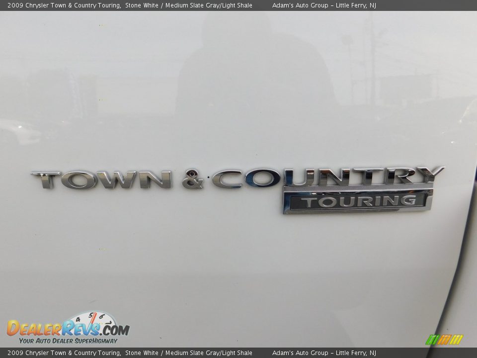 2009 Chrysler Town & Country Touring Stone White / Medium Slate Gray/Light Shale Photo #8