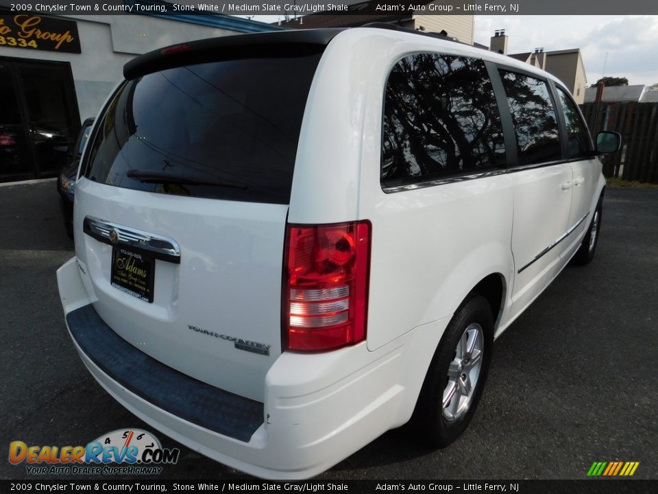 2009 Chrysler Town & Country Touring Stone White / Medium Slate Gray/Light Shale Photo #9