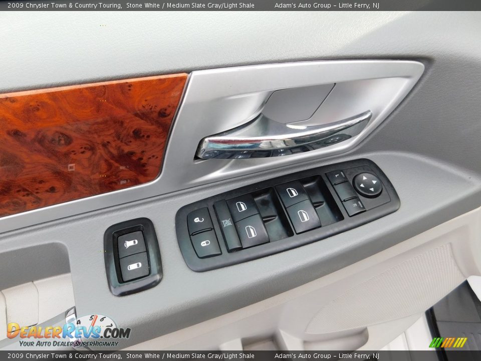 2009 Chrysler Town & Country Touring Stone White / Medium Slate Gray/Light Shale Photo #11