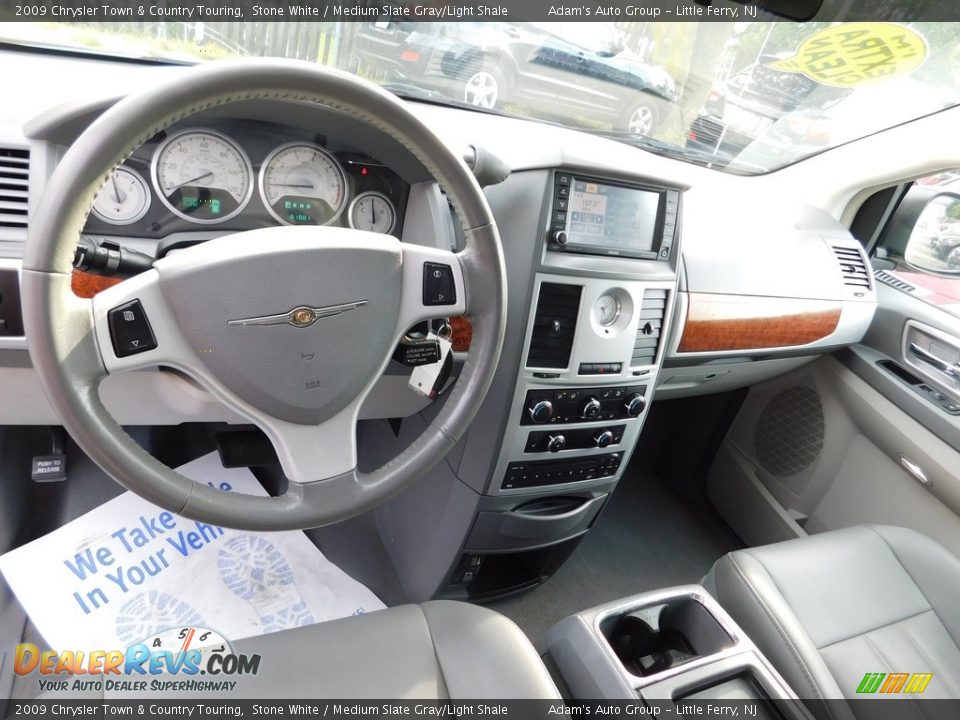 2009 Chrysler Town & Country Touring Stone White / Medium Slate Gray/Light Shale Photo #16