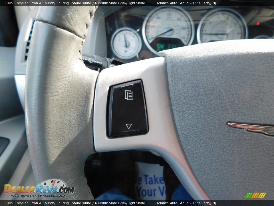 2009 Chrysler Town & Country Touring Stone White / Medium Slate Gray/Light Shale Photo #19