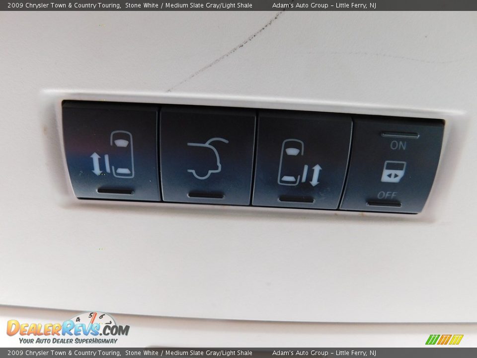 2009 Chrysler Town & Country Touring Stone White / Medium Slate Gray/Light Shale Photo #23