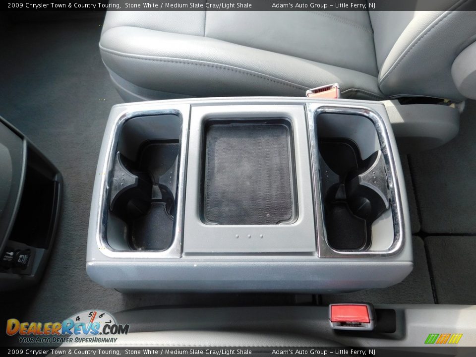 2009 Chrysler Town & Country Touring Stone White / Medium Slate Gray/Light Shale Photo #26