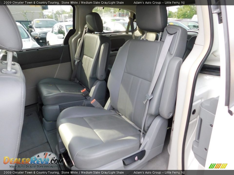 2009 Chrysler Town & Country Touring Stone White / Medium Slate Gray/Light Shale Photo #33