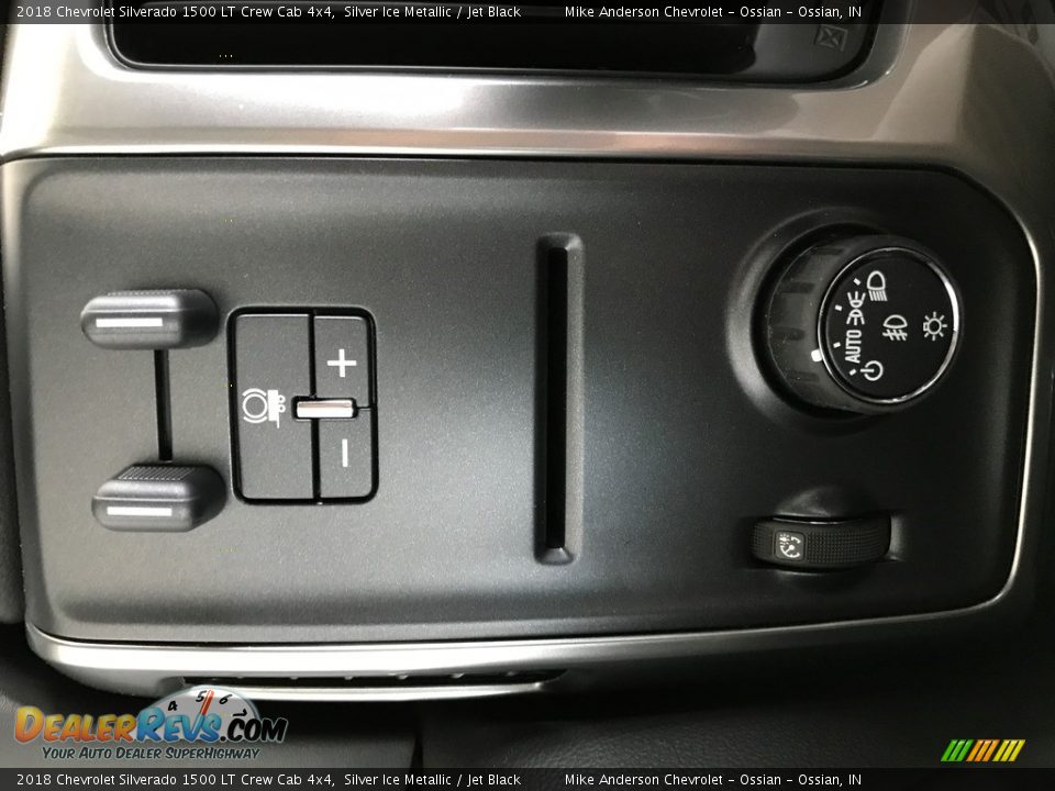 2018 Chevrolet Silverado 1500 LT Crew Cab 4x4 Silver Ice Metallic / Jet Black Photo #17