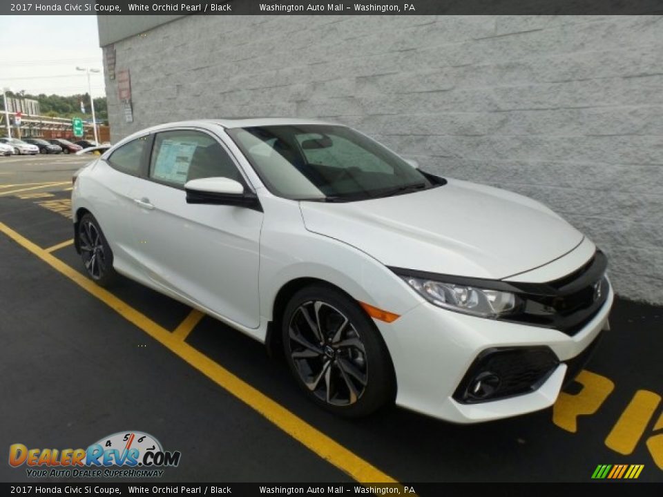 Front 3/4 View of 2017 Honda Civic Si Coupe Photo #1
