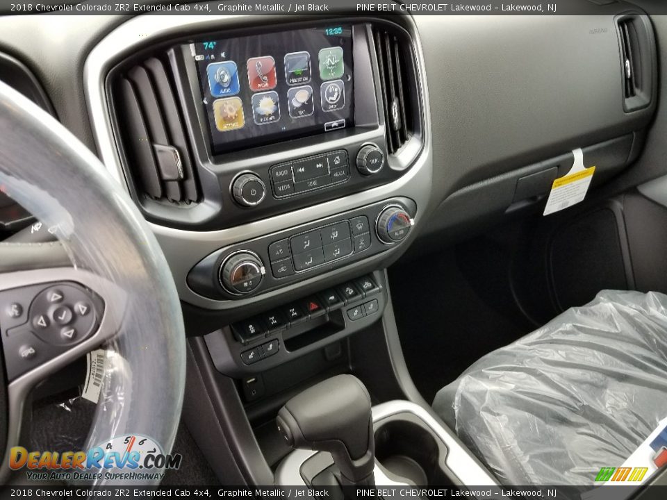 Controls of 2018 Chevrolet Colorado ZR2 Extended Cab 4x4 Photo #10
