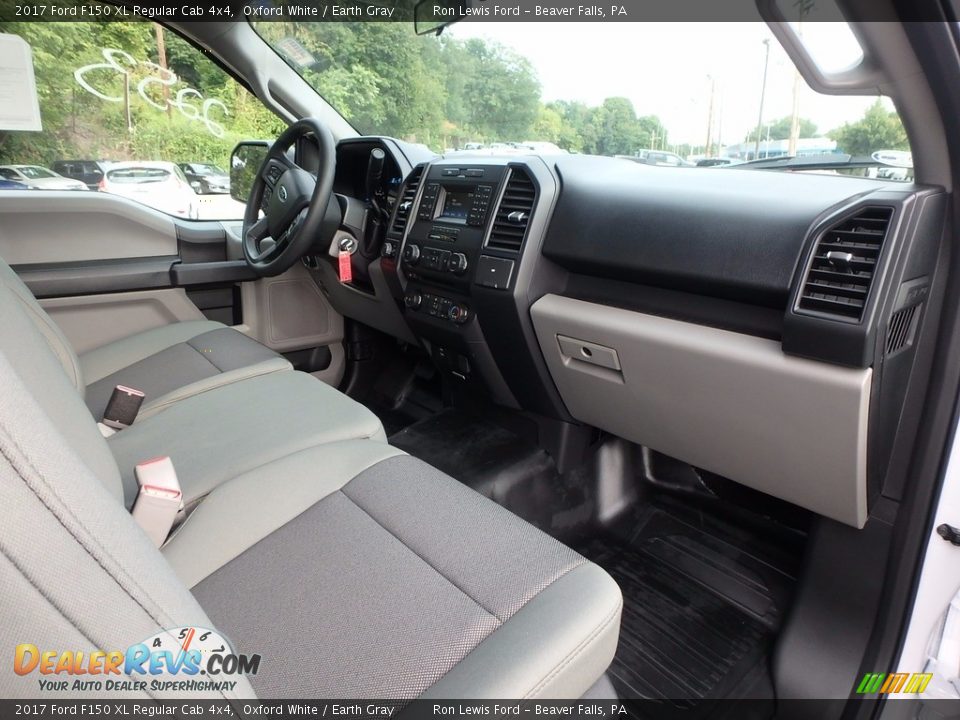 2017 Ford F150 XL Regular Cab 4x4 Oxford White / Earth Gray Photo #2