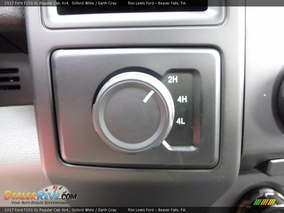 2017 Ford F150 XL Regular Cab 4x4 Oxford White / Earth Gray Photo #17