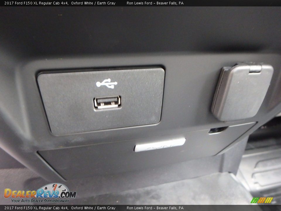 2017 Ford F150 XL Regular Cab 4x4 Oxford White / Earth Gray Photo #19