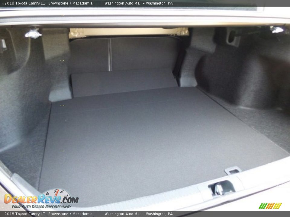 2018 Toyota Camry LE Trunk Photo #12