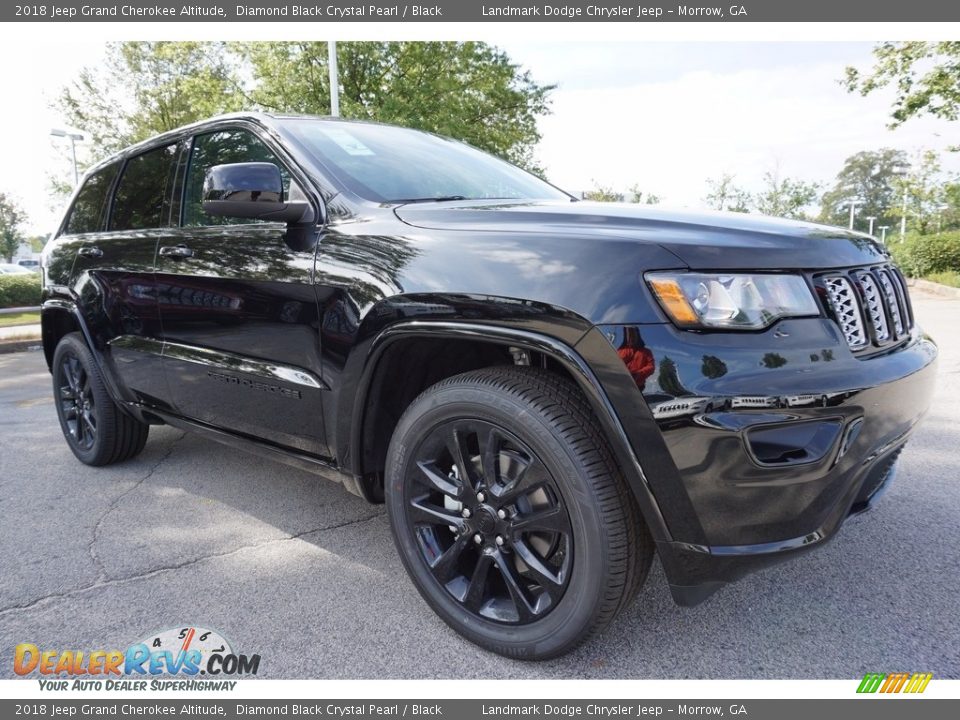 Front 3/4 View of 2018 Jeep Grand Cherokee Altitude Photo #4
