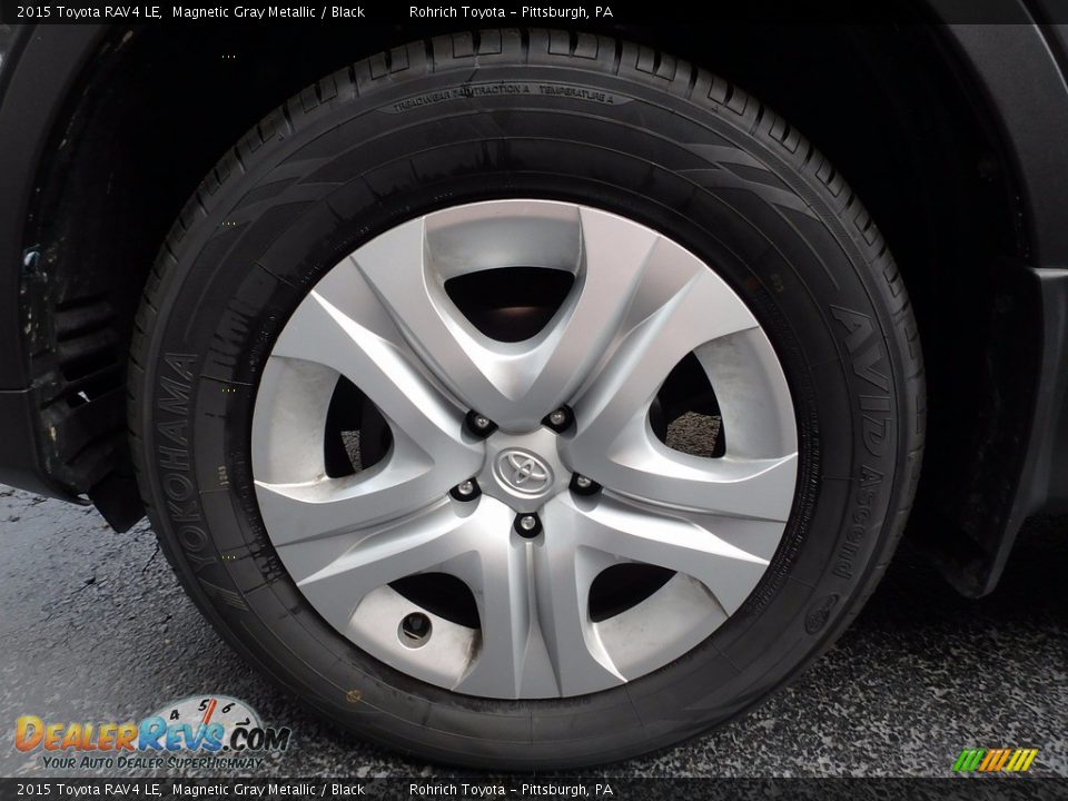 2015 Toyota RAV4 LE Magnetic Gray Metallic / Black Photo #17