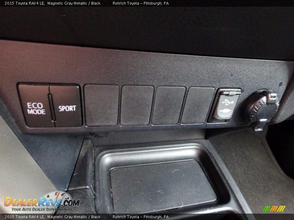 2015 Toyota RAV4 LE Magnetic Gray Metallic / Black Photo #21