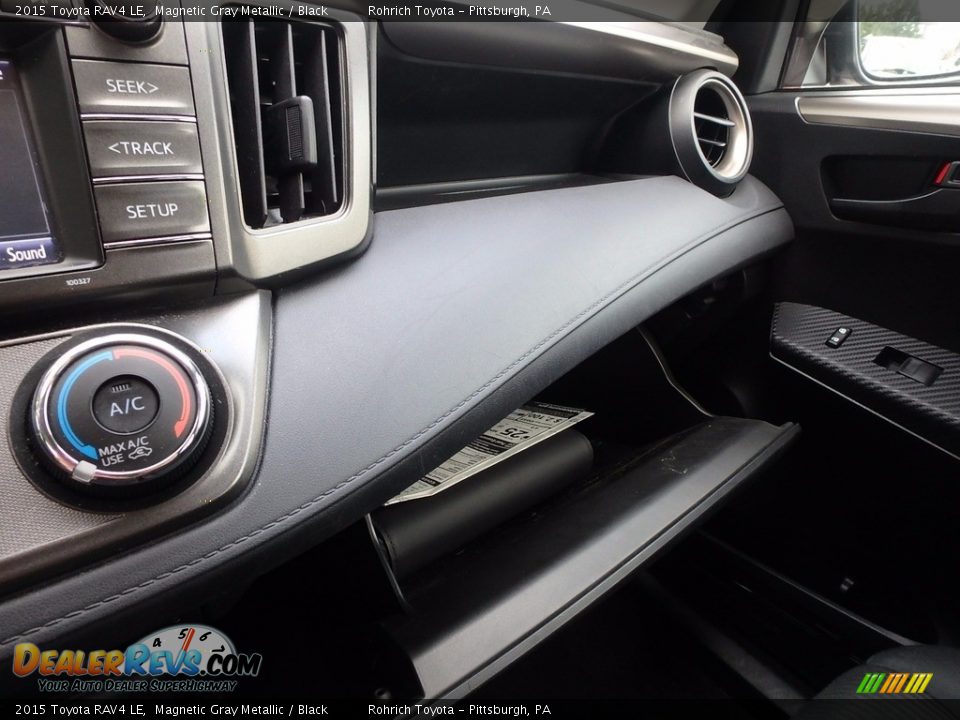 2015 Toyota RAV4 LE Magnetic Gray Metallic / Black Photo #24