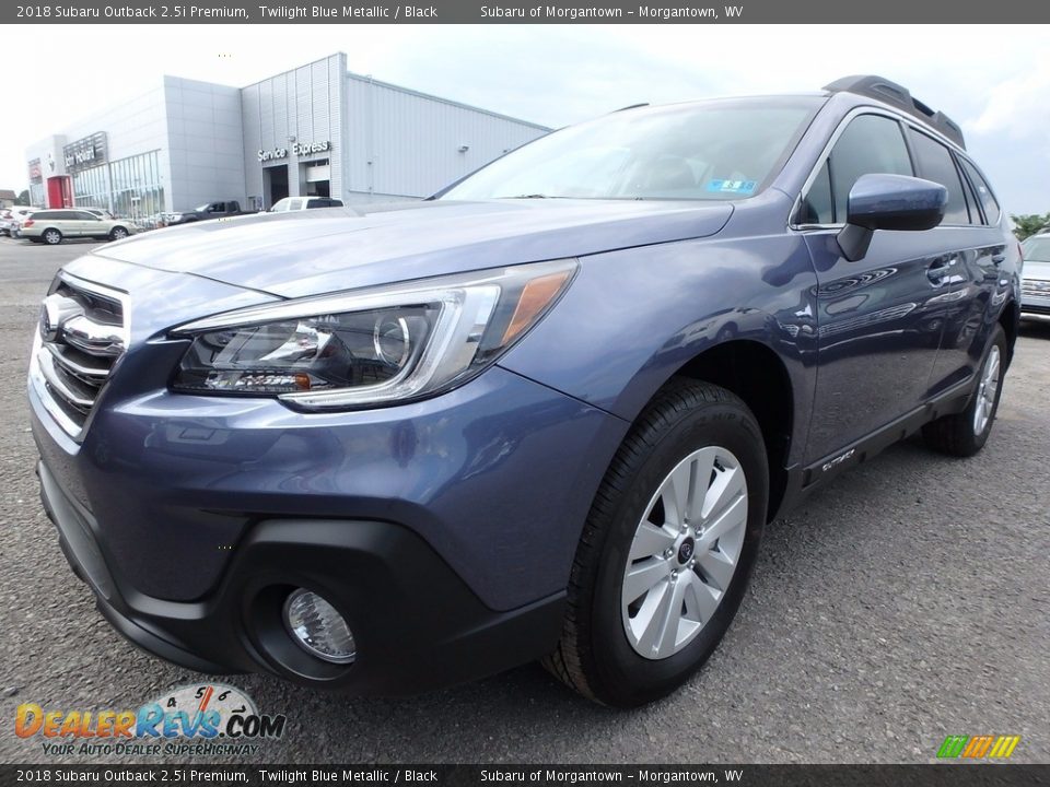Front 3/4 View of 2018 Subaru Outback 2.5i Premium Photo #8