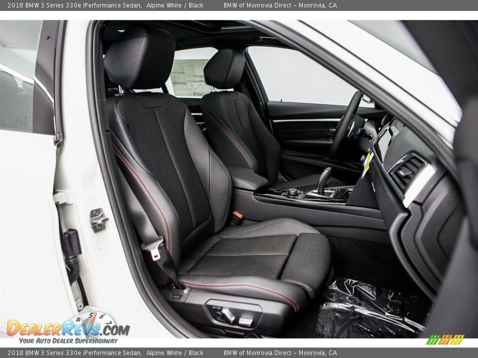 2018 BMW 3 Series 330e iPerformance Sedan Alpine White / Black Photo #2