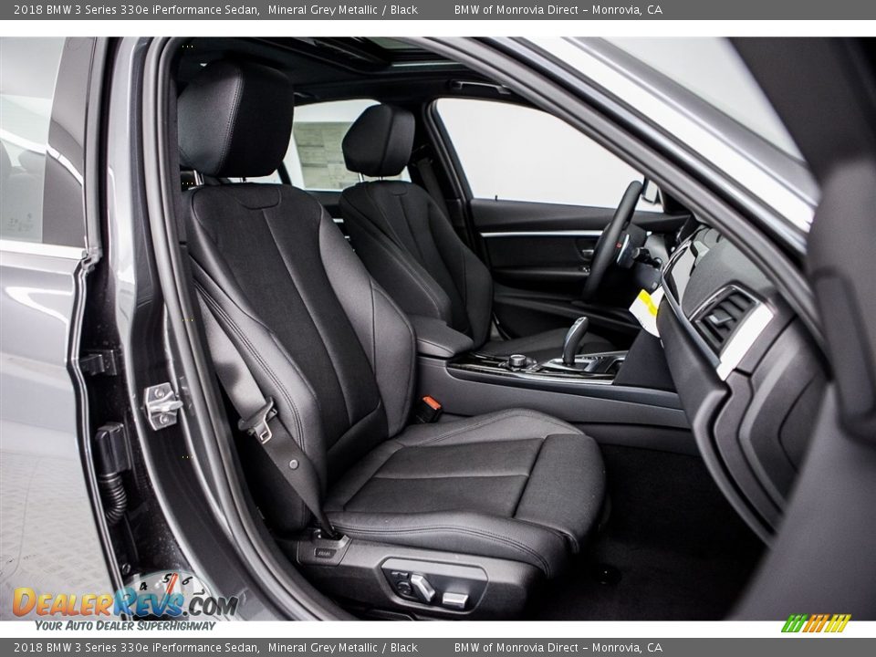 Black Interior - 2018 BMW 3 Series 330e iPerformance Sedan Photo #2