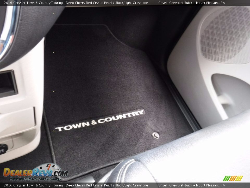 2016 Chrysler Town & Country Touring Deep Cherry Red Crystal Pearl / Black/Light Graystone Photo #31