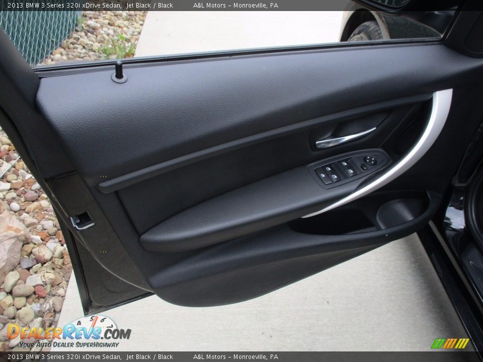 2013 BMW 3 Series 320i xDrive Sedan Jet Black / Black Photo #9