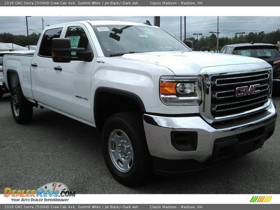 Front 3/4 View of 2018 GMC Sierra 2500HD Crew Cab 4x4 Photo #2