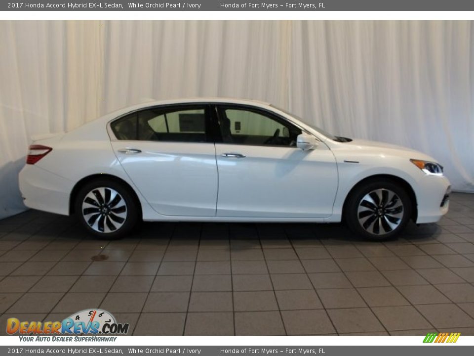 2017 Honda Accord Hybrid EX-L Sedan White Orchid Pearl / Ivory Photo #3