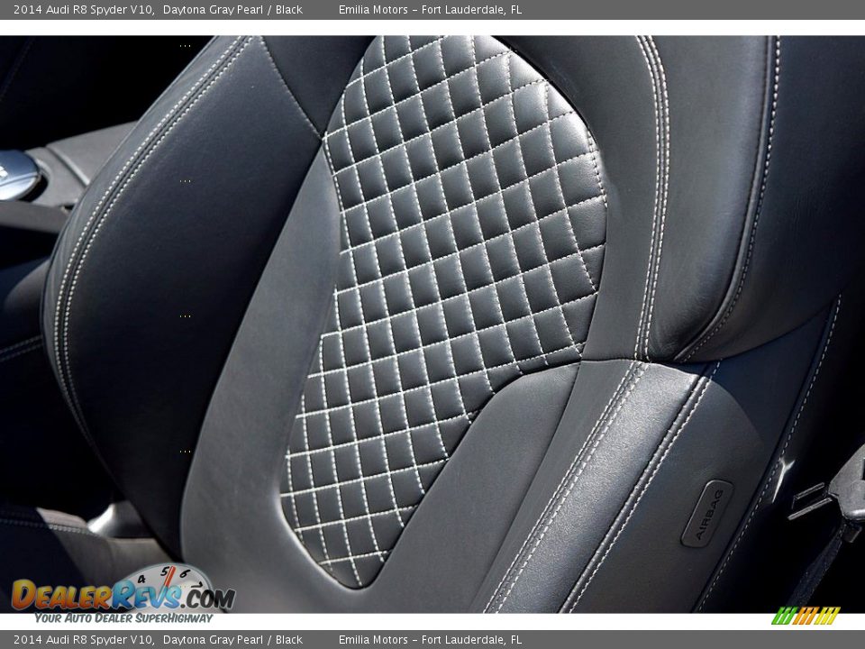 Front Seat of 2014 Audi R8 Spyder V10 Photo #30