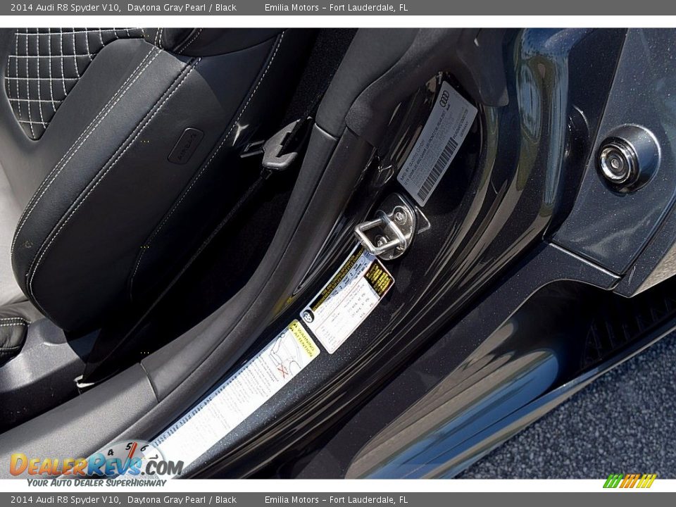 2014 Audi R8 Spyder V10 Daytona Gray Pearl / Black Photo #33