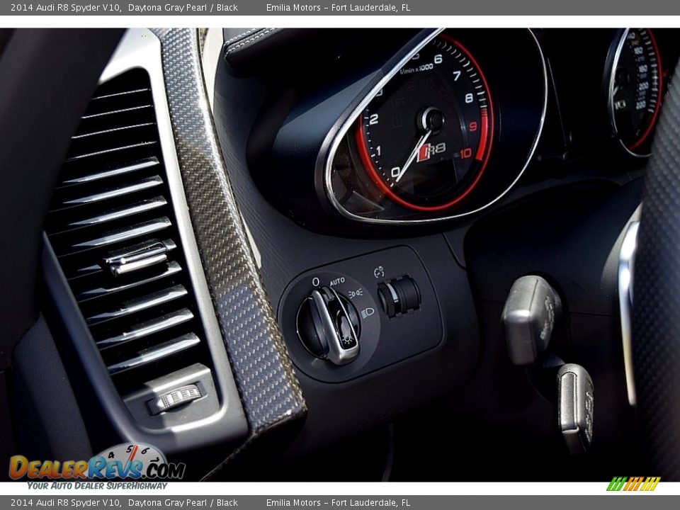 2014 Audi R8 Spyder V10 Daytona Gray Pearl / Black Photo #35