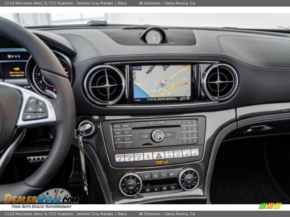 Dashboard of 2018 Mercedes-Benz SL 550 Roadster Photo #5