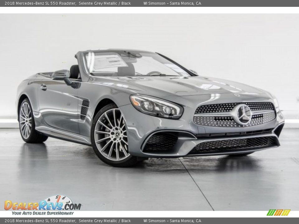 Front 3/4 View of 2018 Mercedes-Benz SL 550 Roadster Photo #11