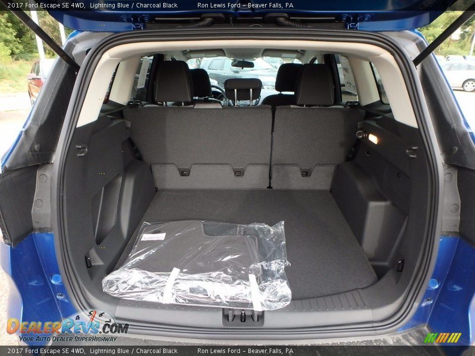 2017 Ford Escape SE 4WD Lightning Blue / Charcoal Black Photo #4