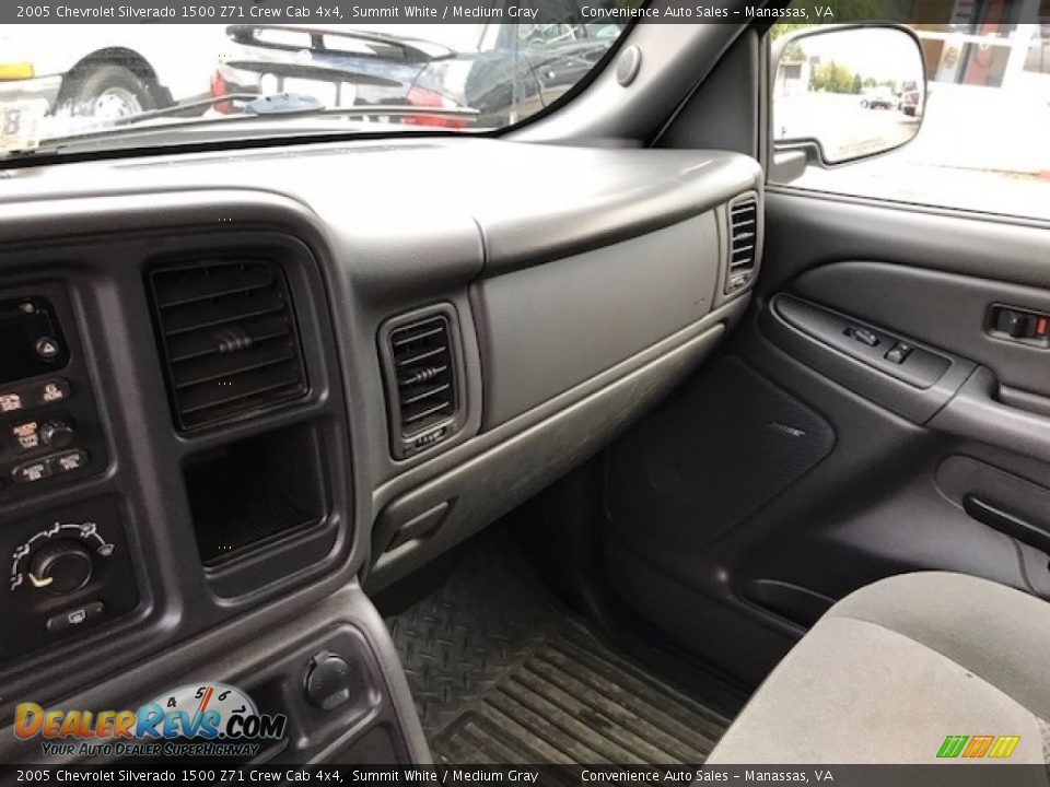 2005 Chevrolet Silverado 1500 Z71 Crew Cab 4x4 Summit White / Medium Gray Photo #16