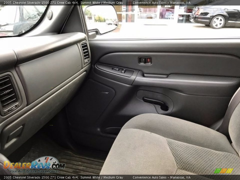 2005 Chevrolet Silverado 1500 Z71 Crew Cab 4x4 Summit White / Medium Gray Photo #19