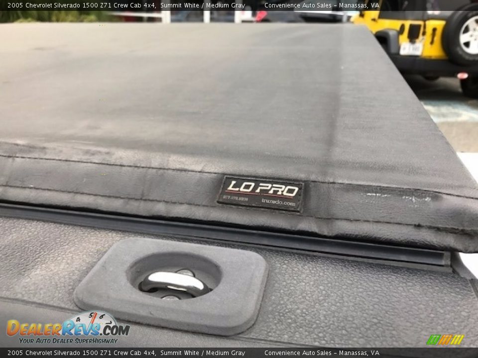 2005 Chevrolet Silverado 1500 Z71 Crew Cab 4x4 Summit White / Medium Gray Photo #23