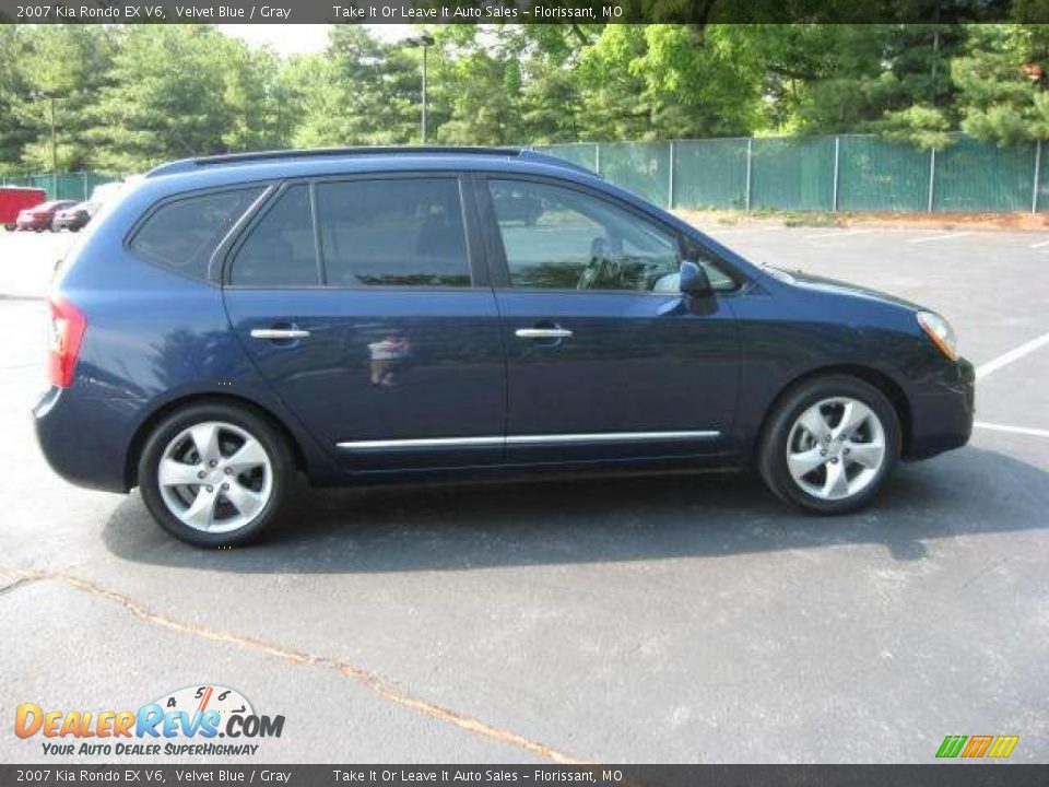 2007 Kia Rondo EX V6 Velvet Blue / Gray Photo #3