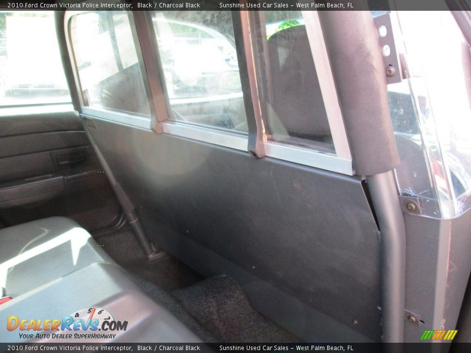 2010 Ford Crown Victoria Police Interceptor Black / Charcoal Black Photo #18
