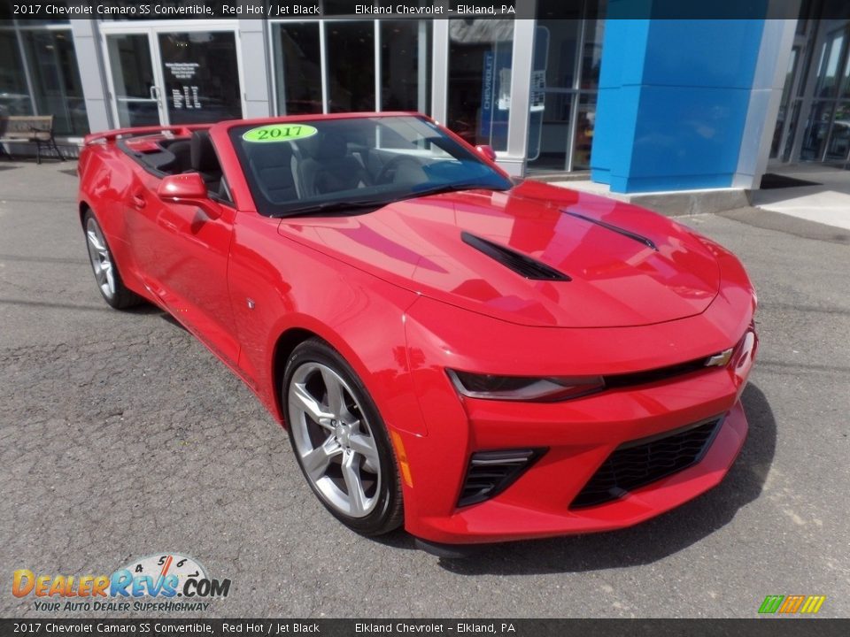 Front 3/4 View of 2017 Chevrolet Camaro SS Convertible Photo #1