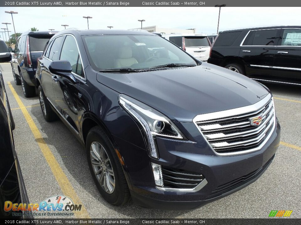 Front 3/4 View of 2018 Cadillac XT5 Luxury AWD Photo #1
