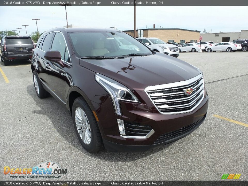 Front 3/4 View of 2018 Cadillac XT5 AWD Photo #1