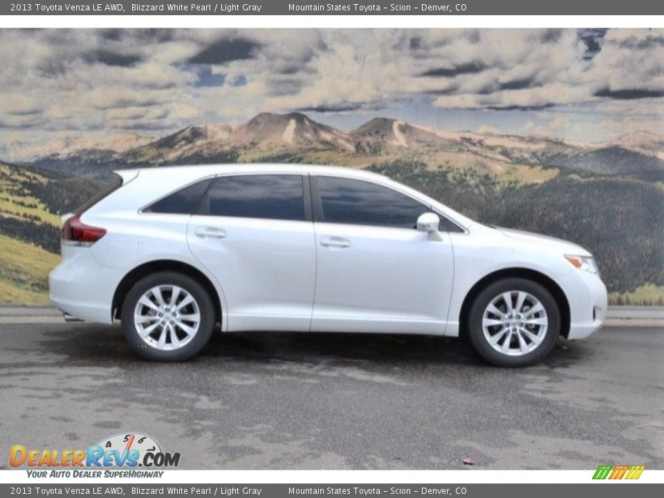 2013 Toyota Venza LE AWD Blizzard White Pearl / Light Gray Photo #2