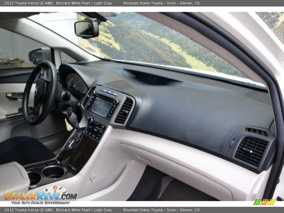 2013 Toyota Venza LE AWD Blizzard White Pearl / Light Gray Photo #16