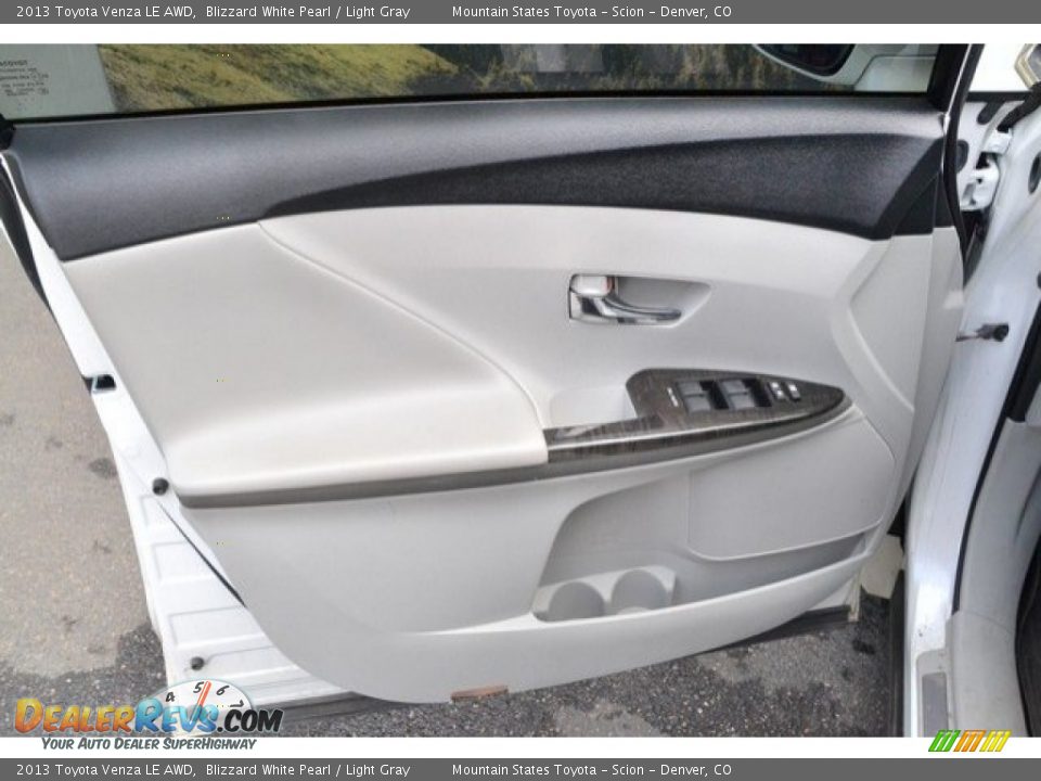 2013 Toyota Venza LE AWD Blizzard White Pearl / Light Gray Photo #24