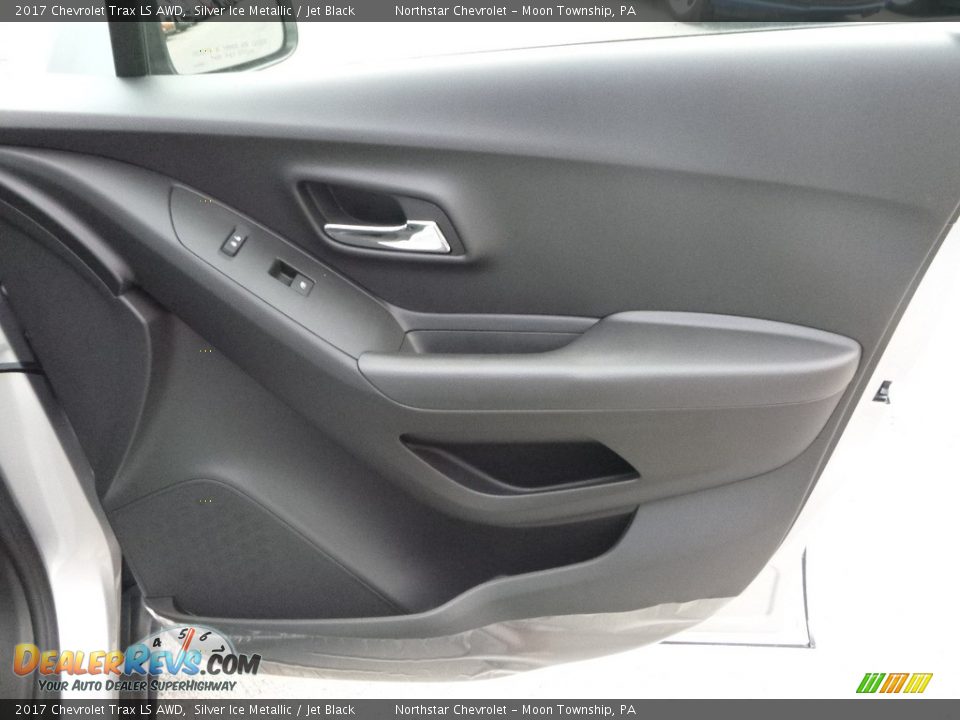 2017 Chevrolet Trax LS AWD Silver Ice Metallic / Jet Black Photo #12