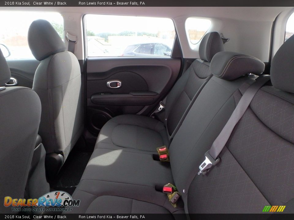 2018 Kia Soul Clear White / Black Photo #12