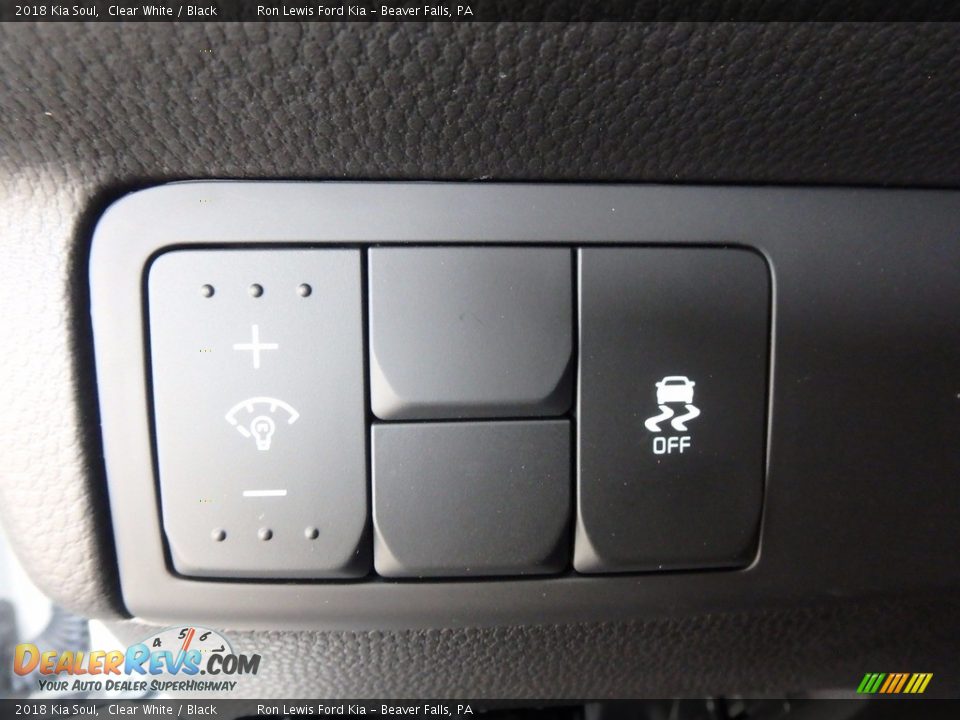 2018 Kia Soul Clear White / Black Photo #16