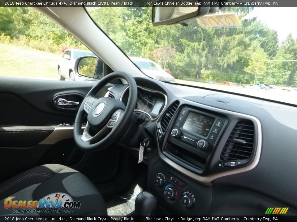2018 Jeep Cherokee Latitude 4x4 Diamond Black Crystal Pearl / Black Photo #11