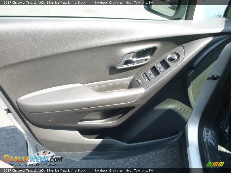2017 Chevrolet Trax LS AWD Silver Ice Metallic / Jet Black Photo #14